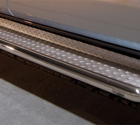 Kuvassa Astinlaudat Toyota Land Cruiser 120, 2002-2009