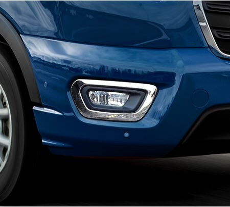 Kuvassa Sumuvalojen kromikehykset Ford Transit 2014-2019