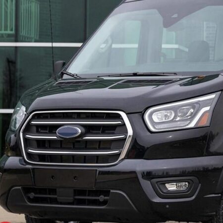Kuvassa Maskin kromisarja Ford Transit 2020-
