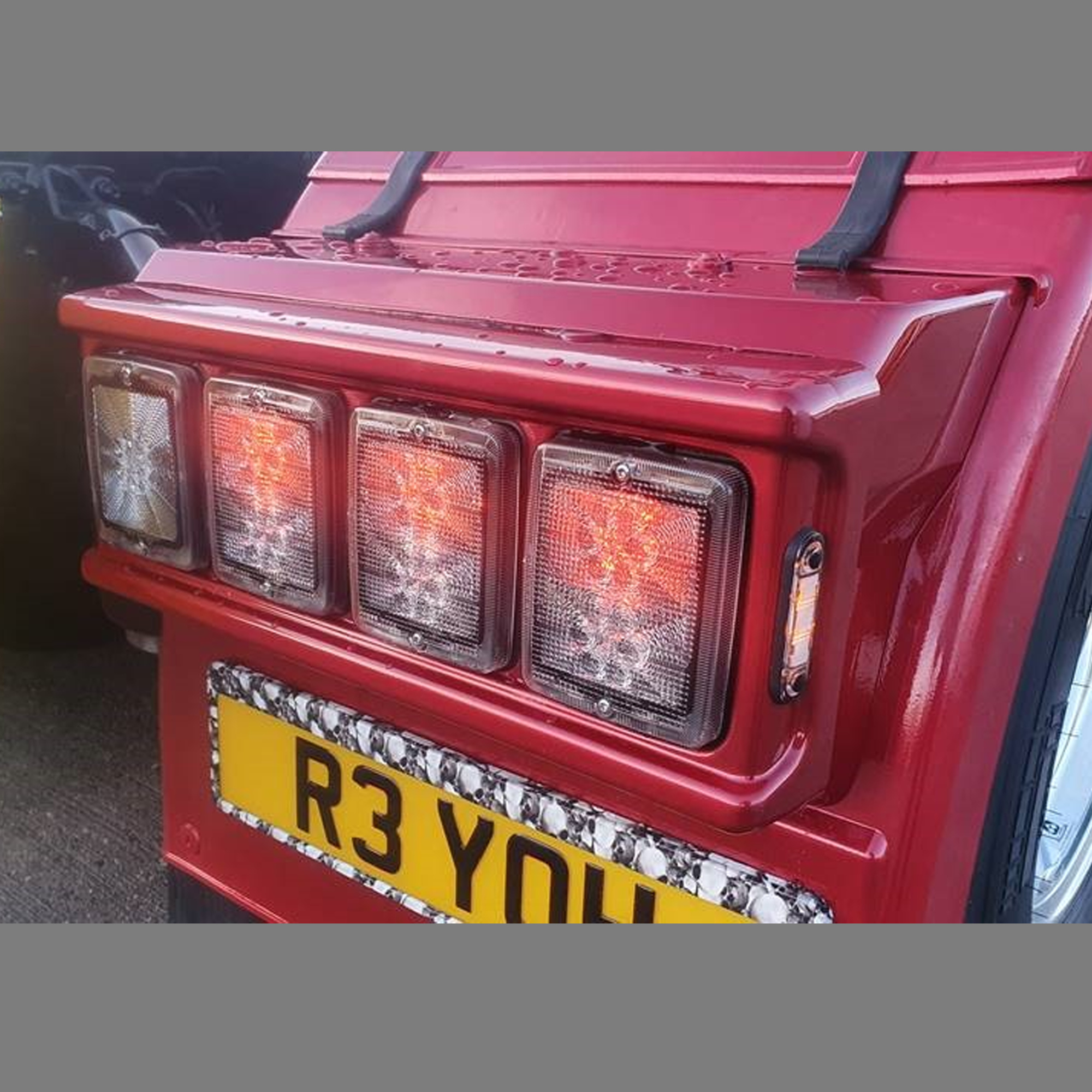 Truckstyle Sweden Takavalokotelot IZE takavaloille, 4-paikkainen - Image 3