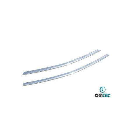 Kuvassa Etupuskurin kromilistat MB Vito 2015-