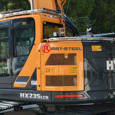 Lisävaloteline katolle Hyundai LCR-hyttisiin kaivinkoneisiin.