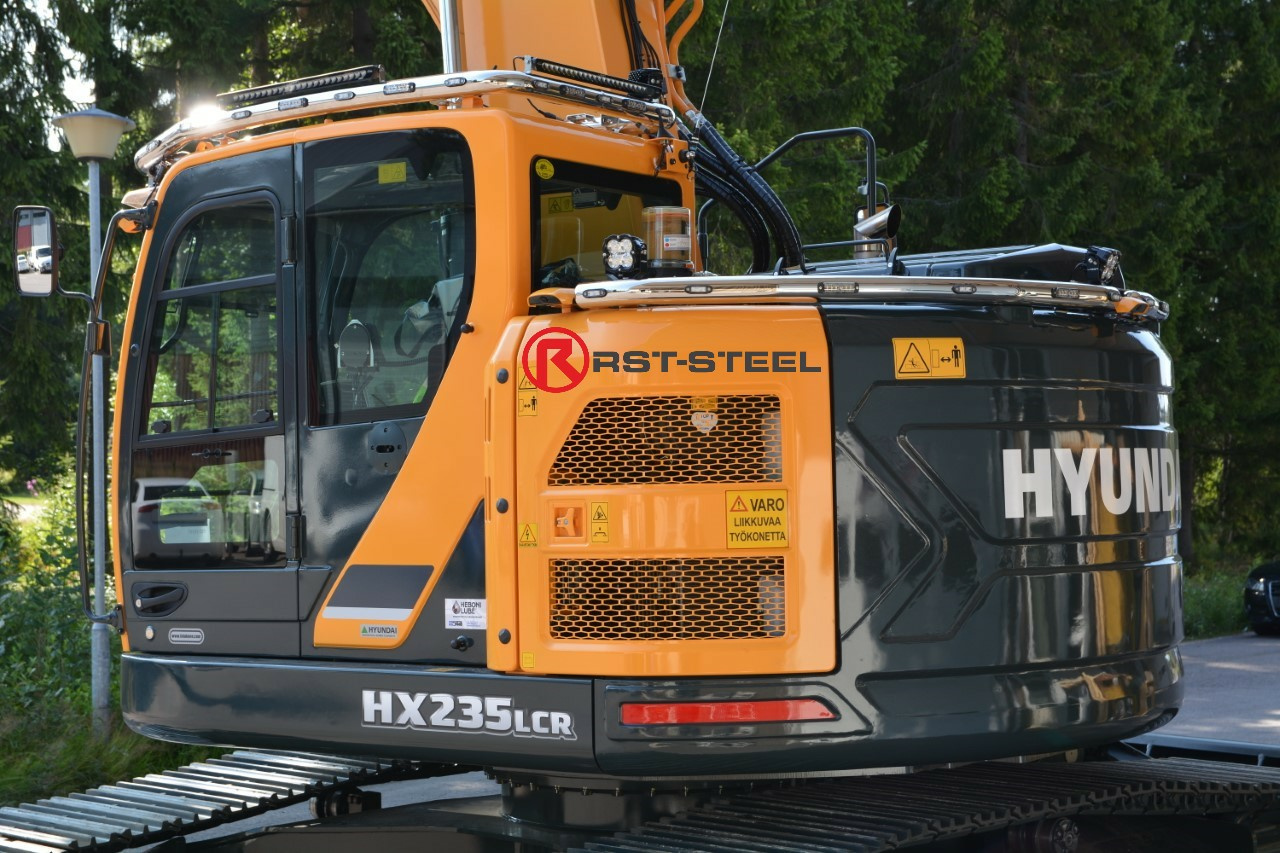 Lisävaloteline katolle Hyundai LCR-hyttisiin kaivinkoneisiin.