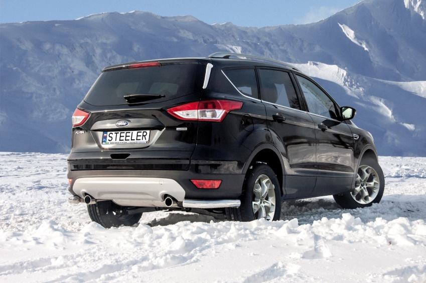 Kuvassa STEELER Takakulmaputket Ford Kuga 2012-2017