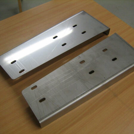 Kuvassa Universal varustelaatikon kiinnikesarja