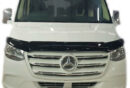 Kuvassa Maskin kromisarja Mercedes-Benz Sprinter