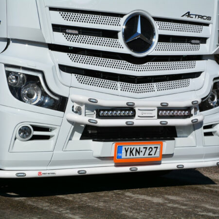 Kuvassa Lisävaloteline maskiin MB Actros 2.3m/ 2.5m