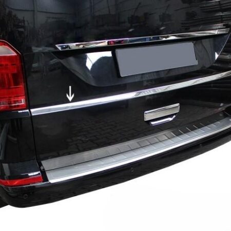 Kuvassa Takaluukun kromilista VW T6 2015-