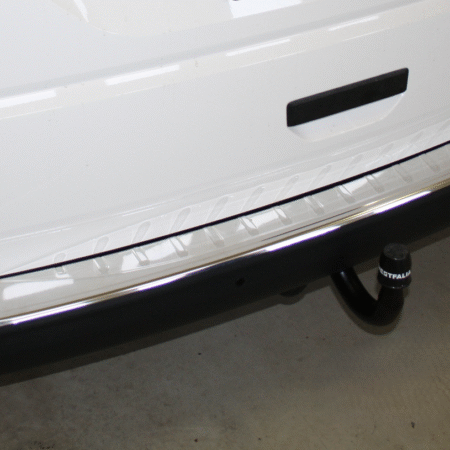 Kuvassa Takapuskurin suojapelti VW T6/T6.1 2015-