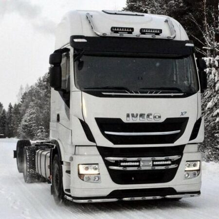 Kuvassa Lisävaloteline maskiin Iveco Stralis 2013-