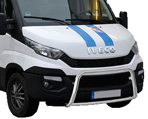 Kuvassa Lisävaloteline väliputkella Iveco Daily 05/2014-