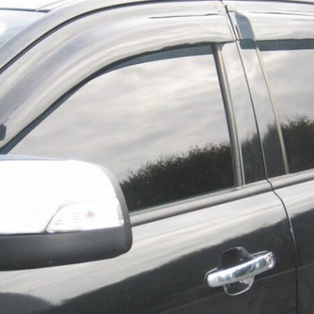 Kuvassa Ikkunavetosuojat Ford Ranger 2012-