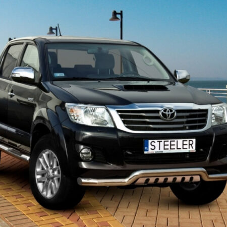 Kuvassa Etupuskurin suojaraudat Toyota Hilux 2005-2015