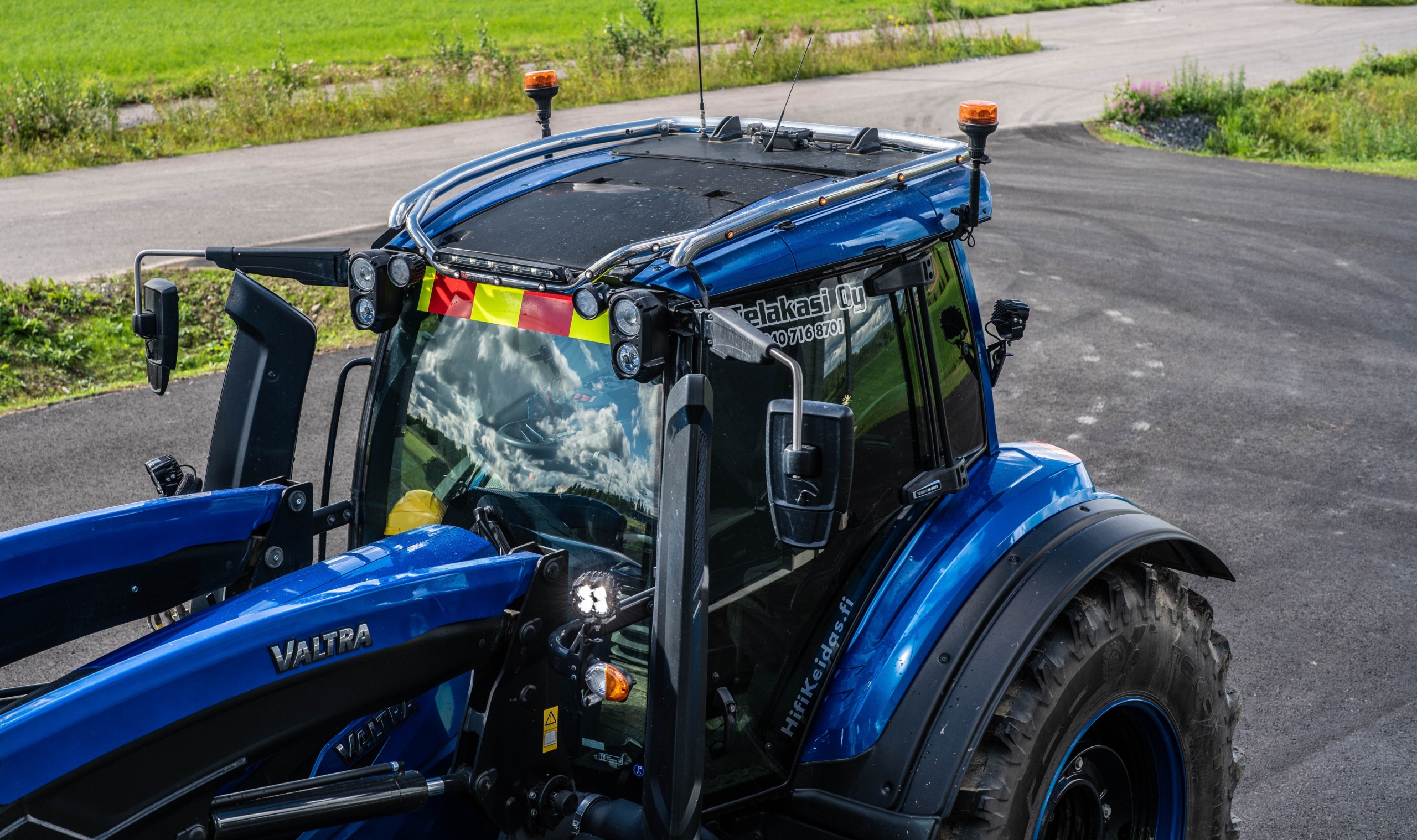 Valtra Roof bars