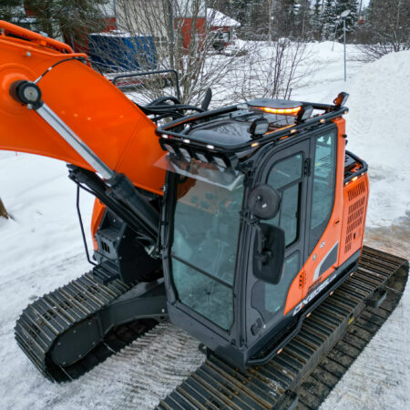 Kuvassa Valoteline katolle Doosan LCR 2015-