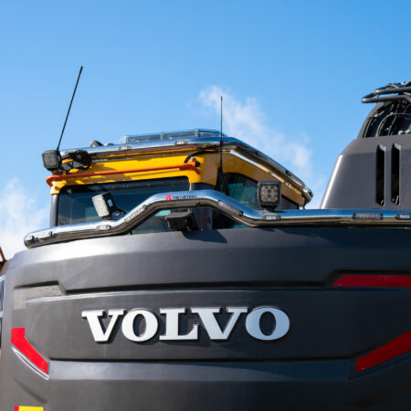 Kuvassa Valoteline taakse / peräpuntin päälle Volvo ECR235EL 2016-