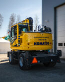 Kuvassa Lisävaloteline taakse / peräpuntin päälle Komatsu PW148-11