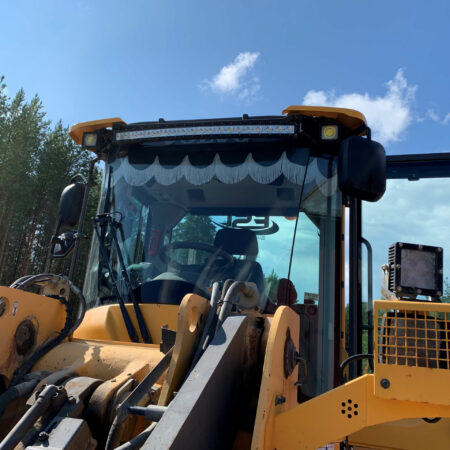 Kuvassa Verhokappa hapsuilla Volvo L60-L350 F-G-H