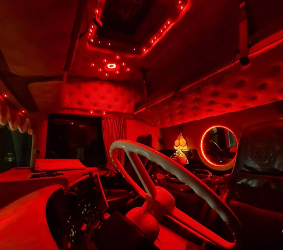 Ohjaamon sisustus ja tarvikkeet