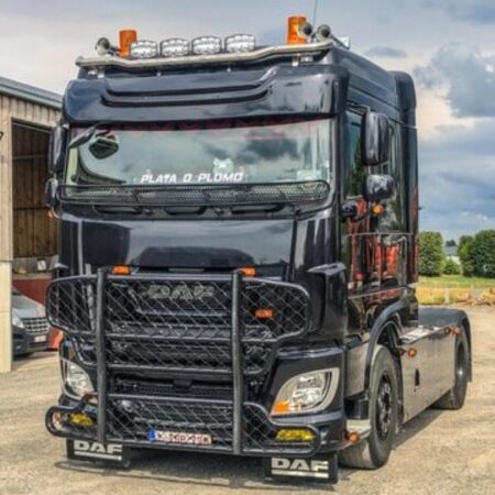 Aurinkolippa DAF XF 106 Space cap