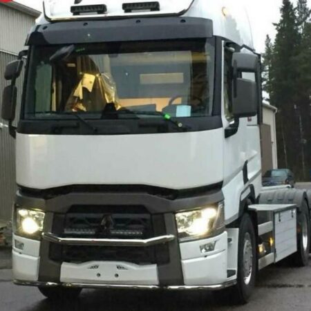 Kuvassa Lisävaloteline maskiin Renault T/ C-sarja