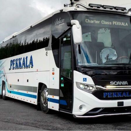 Kuvassa Lisävaloteline maskiin Scania Interlink (linja-auto)