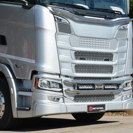 Kuvassa Lisävaloteline maskiin Scania NextGen 2017-