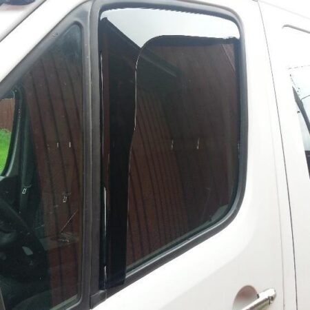 Renault Master Sivulasin tuuliohjaimet