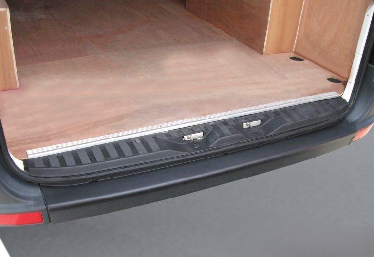 RGM kolhusuojat pakettiautoihin