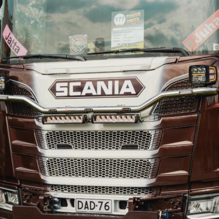 Kuvassa Auravaloteline Scania NextGen 2017-