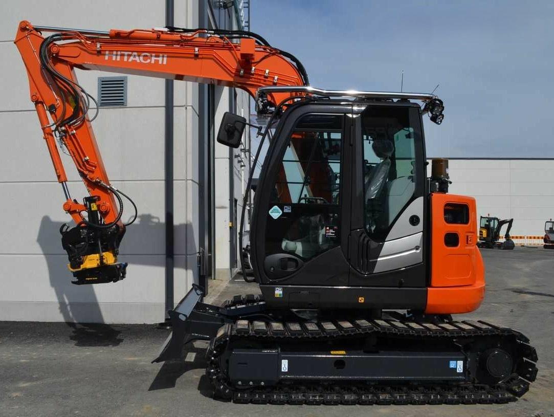 Kuvassa Valoteline katolle Hitachi ZX US lyhyt peräinen 5/6-srj