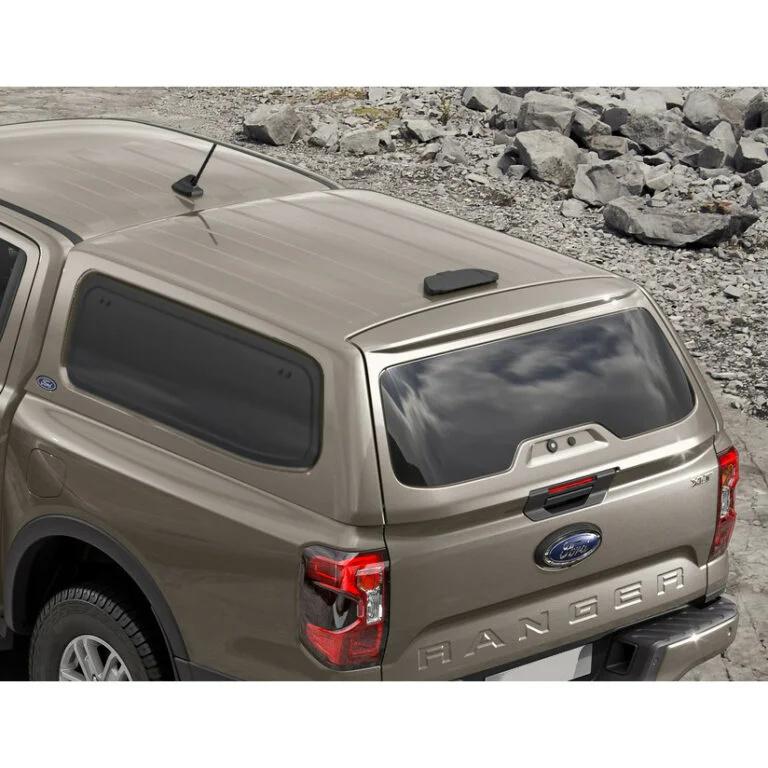 Kuvassa Aeroklas lavakate Ford Ranger DC 2023-