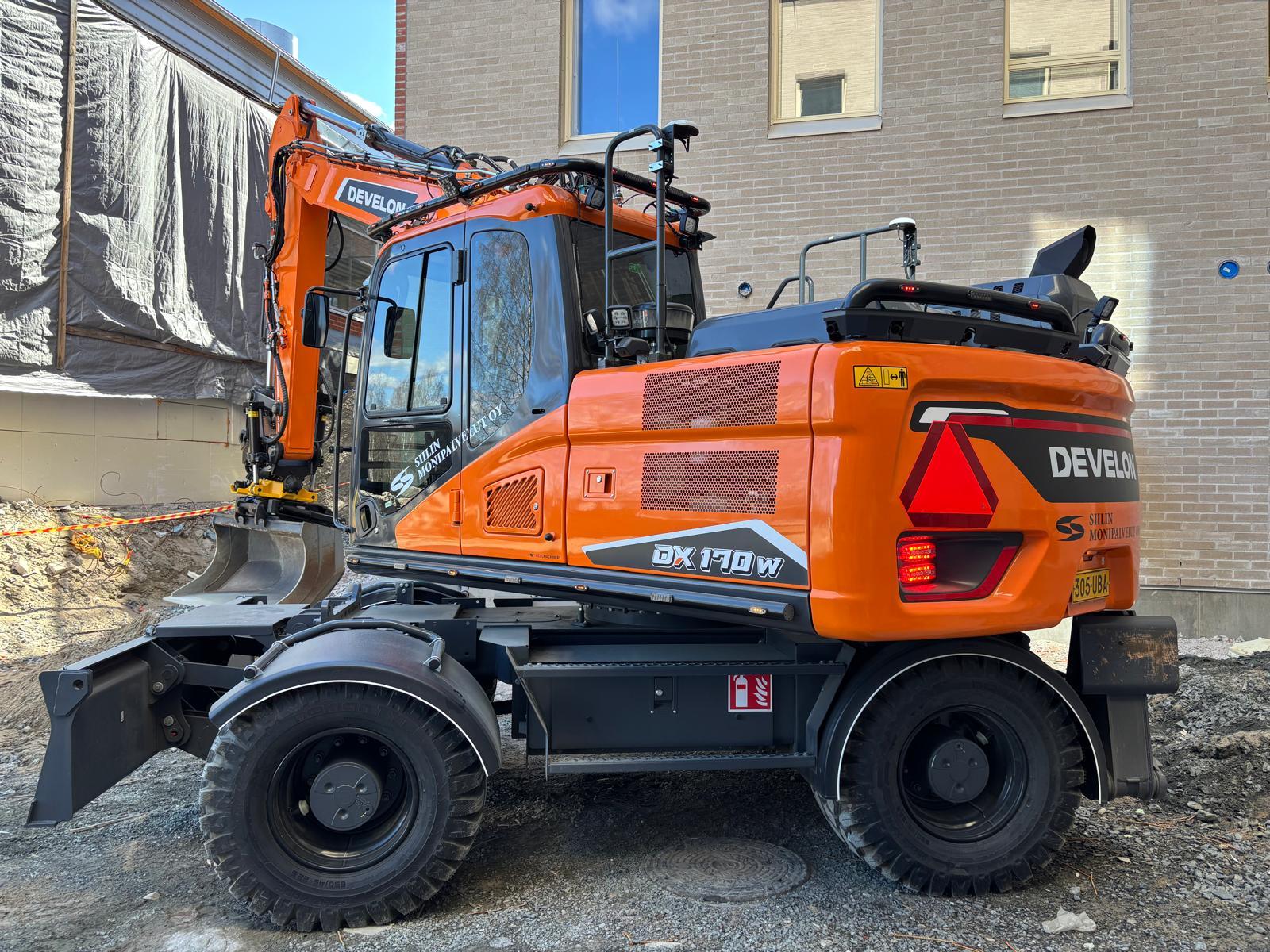 Valoteline taakse Doosan DX170W-7