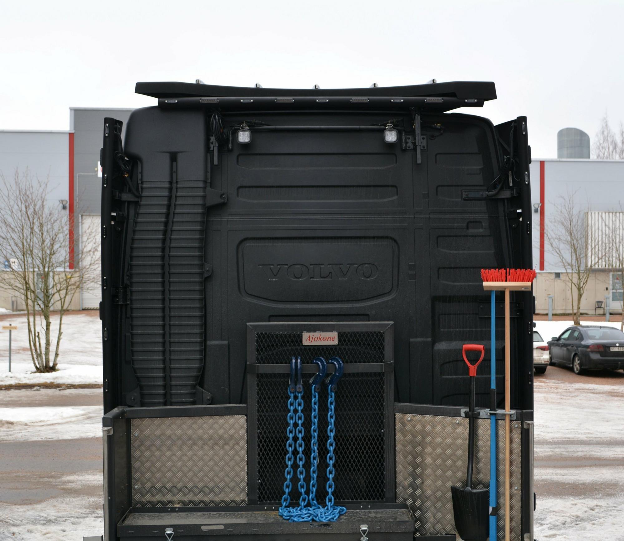 Koristeputket sivutuuliohjaimiin Volvo FH4 Globetrotter - Image 2