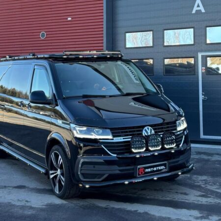 Kuvassa Valoteline katolle VW T6/T6.1 pitkä av (Koko katto)