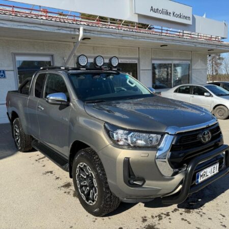 Kattovaloteline Toyota Hilux Extra Cap 2017-