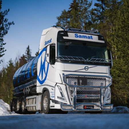 Karjapuskuri Freeway Volvo FH4