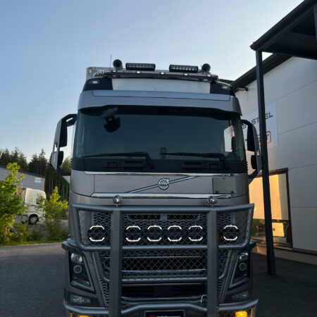 Karjapuskuri Freeway Volvo FH 2021-