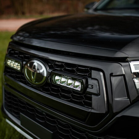Lazer Grille Kit Toyota Hilux Invincible X 17-20, ST4 Evo valoilla