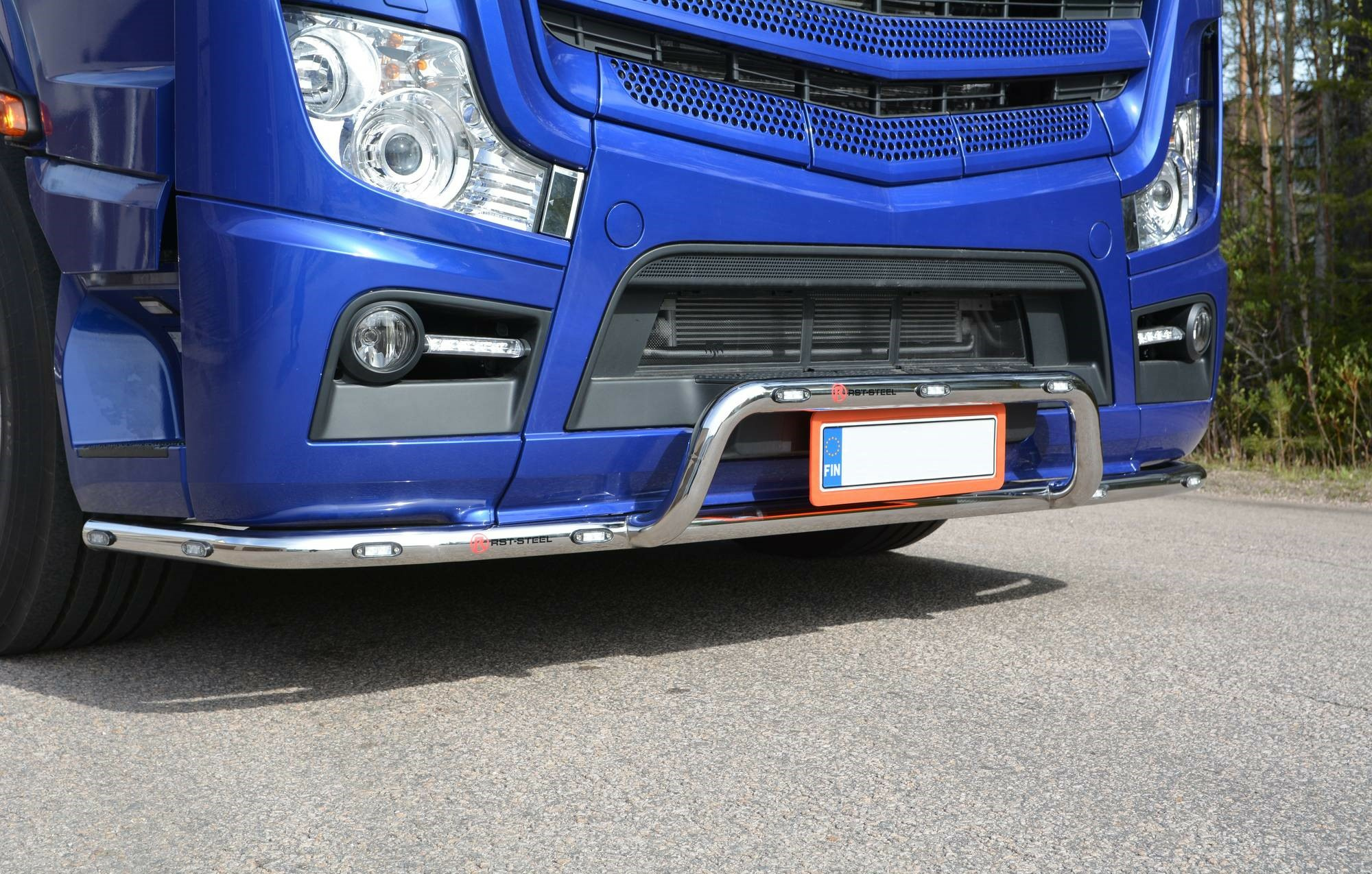 Etuhelmaputki A-kaarella MB Actros 2.5m