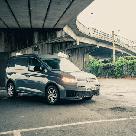 Lisävalopaketti puskuriin VW Caddy 2021- Lazer Linear 18 valolla