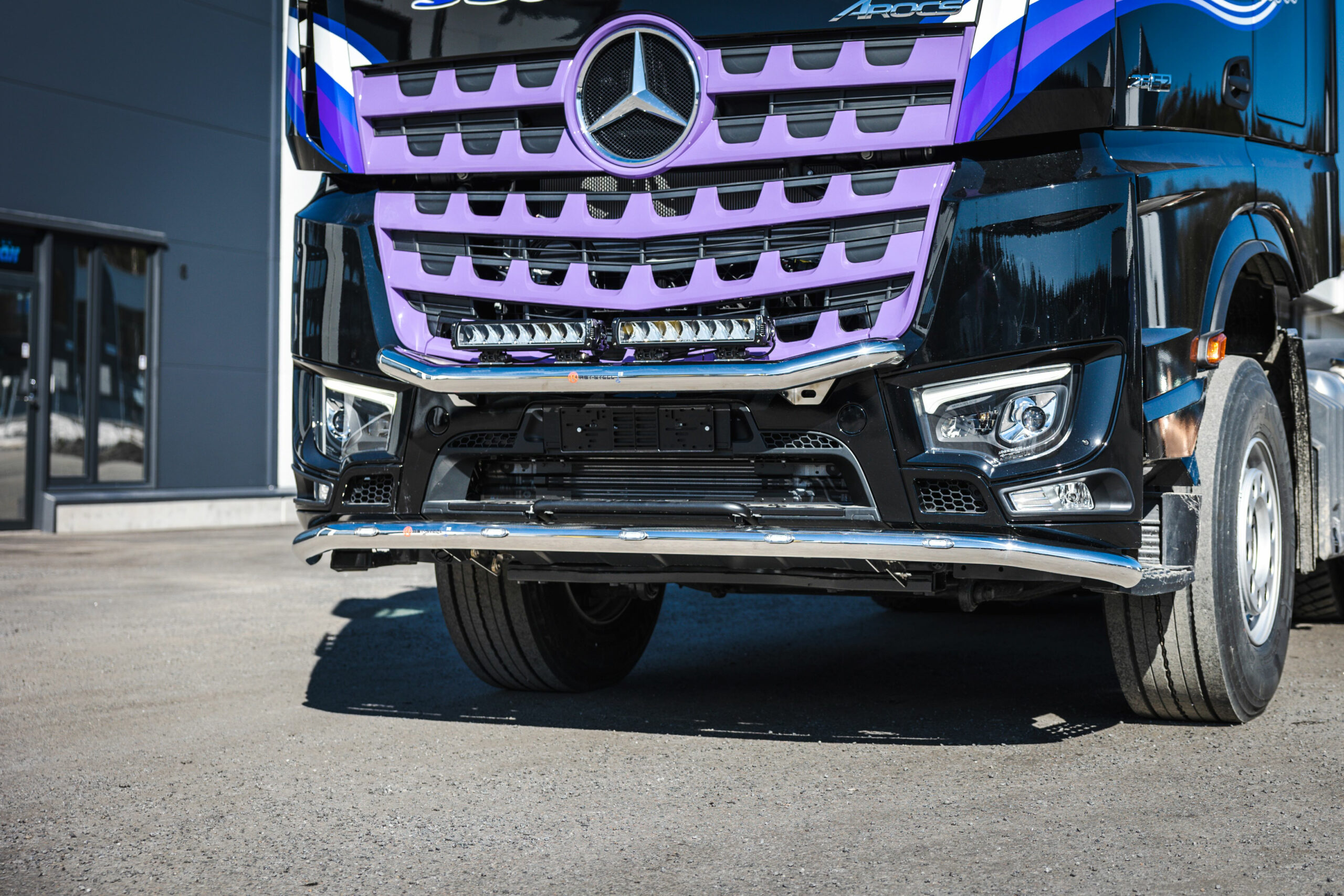 Etuhelmaputki MB Arocs, Maansiirtopuskureihin - Image 2