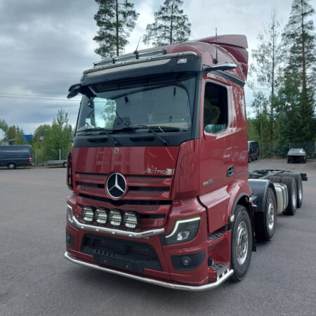 Etuhelmaputki MB Actros (air) 2.3m (suojaava malli)