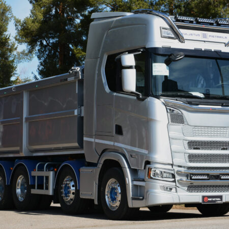 Valoteline katolle lyh jatkoilla (20H), Scania NG 17- Highline hytti