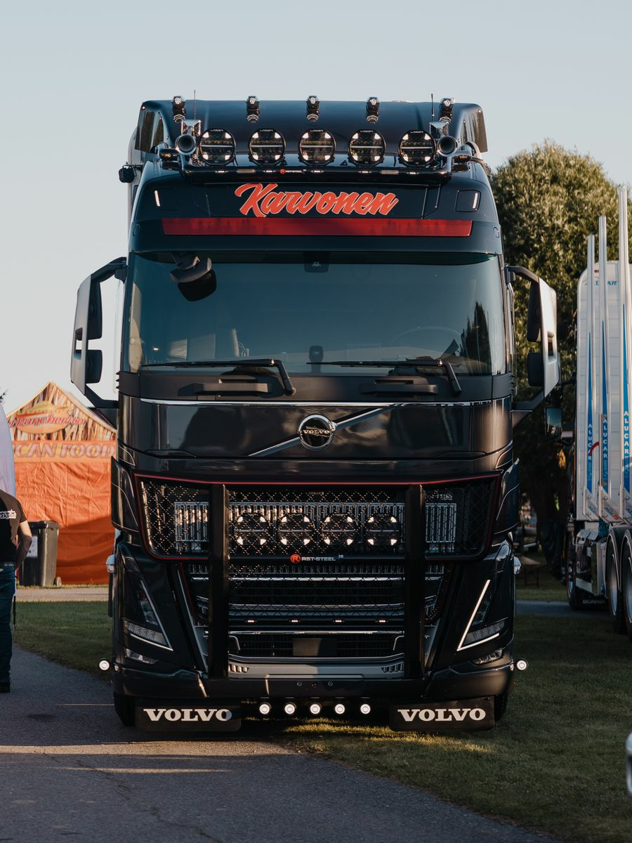 Karjapuskuri Dakar Volvo FH 2021- - Image 2