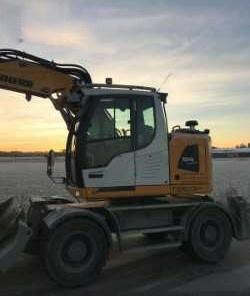 Lisävaloteline katolle, Liebherr lyhyt ohjaamo