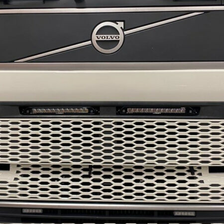 Lisävalopaketti Volvo FH 2021- Lazer linear 12 lisävaloilla