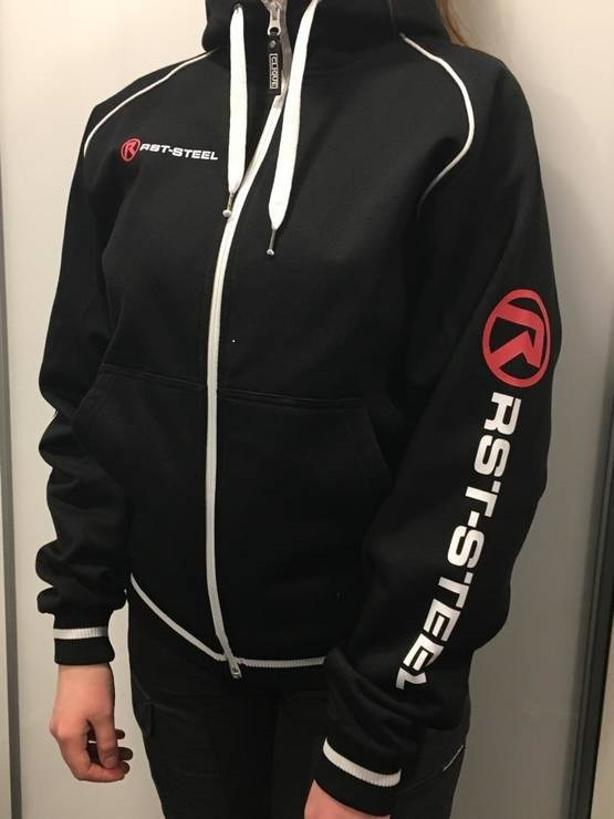 RST-Steel huppari, RST-Steel ja Lazer-painatuksilla.