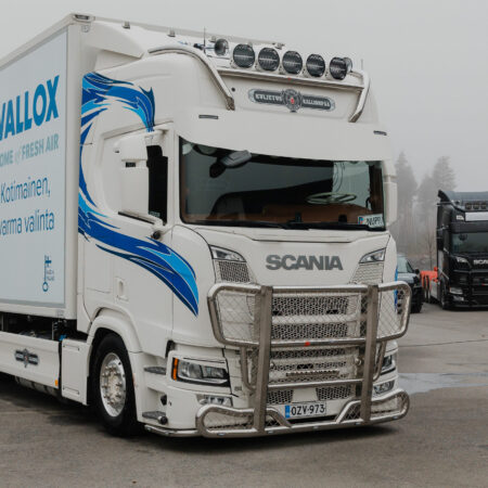 Lisävaloteline katolle jatkoilla (20H) Scania NG 2017 Highline