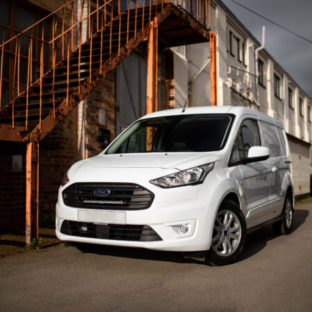 Lazer Grille Kit Ford Transit Connect 2018- Linear 18 lisävaloilla